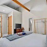 46 Tannery Mews * York