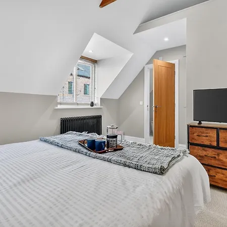 46 Tannery Mews * York